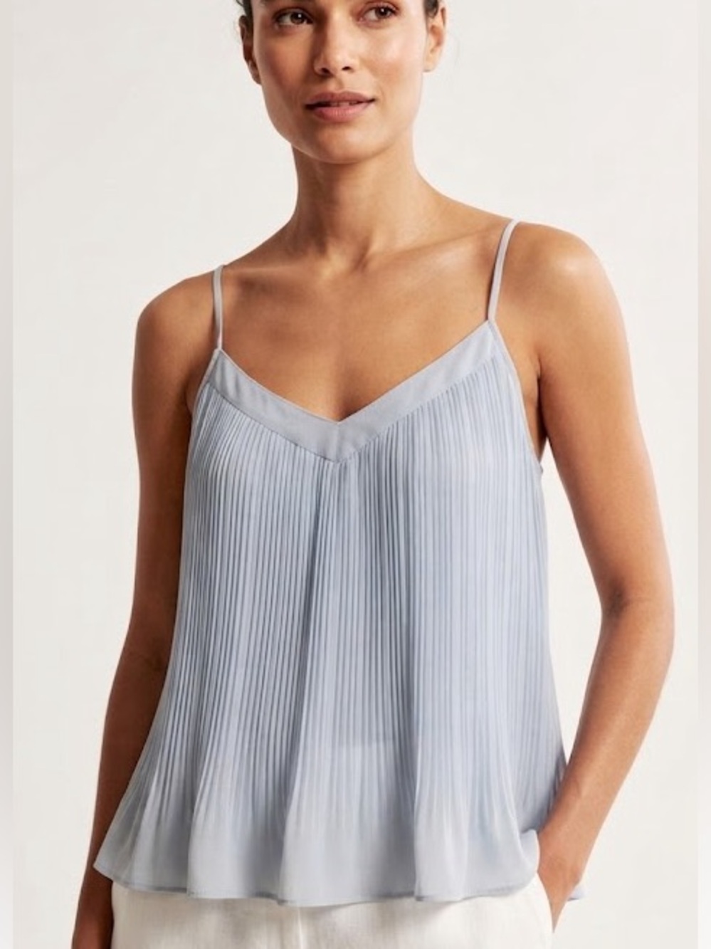 🔥Banana Republic Pale Baby Blue Pleated V-Neck Camisole TankTop Spagetti Sttrap